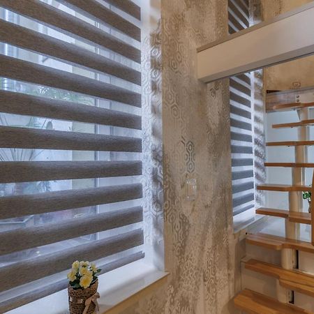 Sleek Minimalist Studio At Inner City Budapest Ngoại thất bức ảnh
