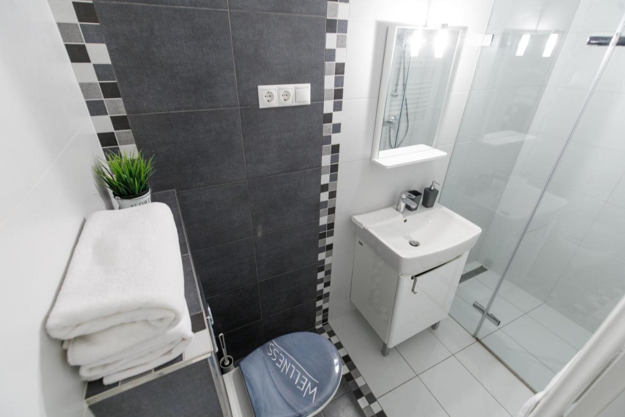 Sleek Minimalist Studio At Inner City Budapest Ngoại thất bức ảnh