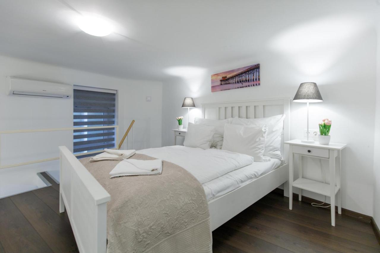 Sleek Minimalist Studio At Inner City Budapest Ngoại thất bức ảnh