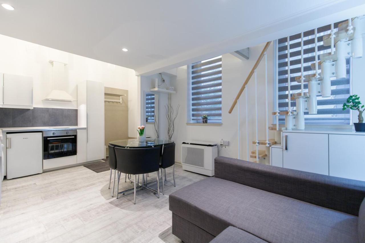 Sleek Minimalist Studio At Inner City Budapest Ngoại thất bức ảnh