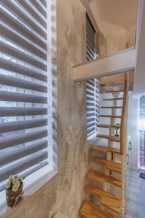 Sleek Minimalist Studio At Inner City Budapest Ngoại thất bức ảnh