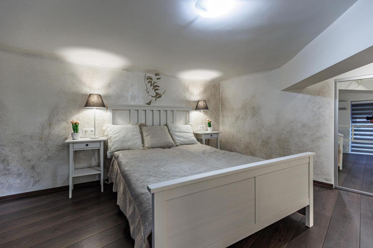 Sleek Minimalist Studio At Inner City Budapest Ngoại thất bức ảnh