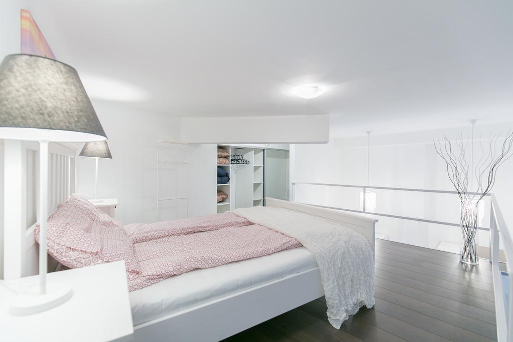 Sleek Minimalist Studio At Inner City Budapest Ngoại thất bức ảnh