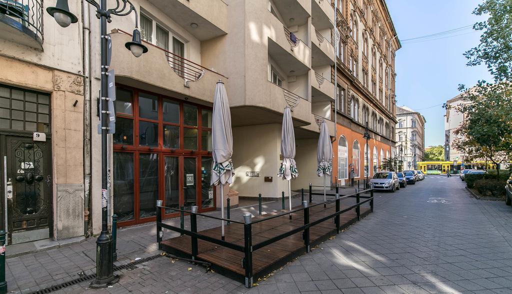 Sleek Minimalist Studio At Inner City Budapest Ngoại thất bức ảnh